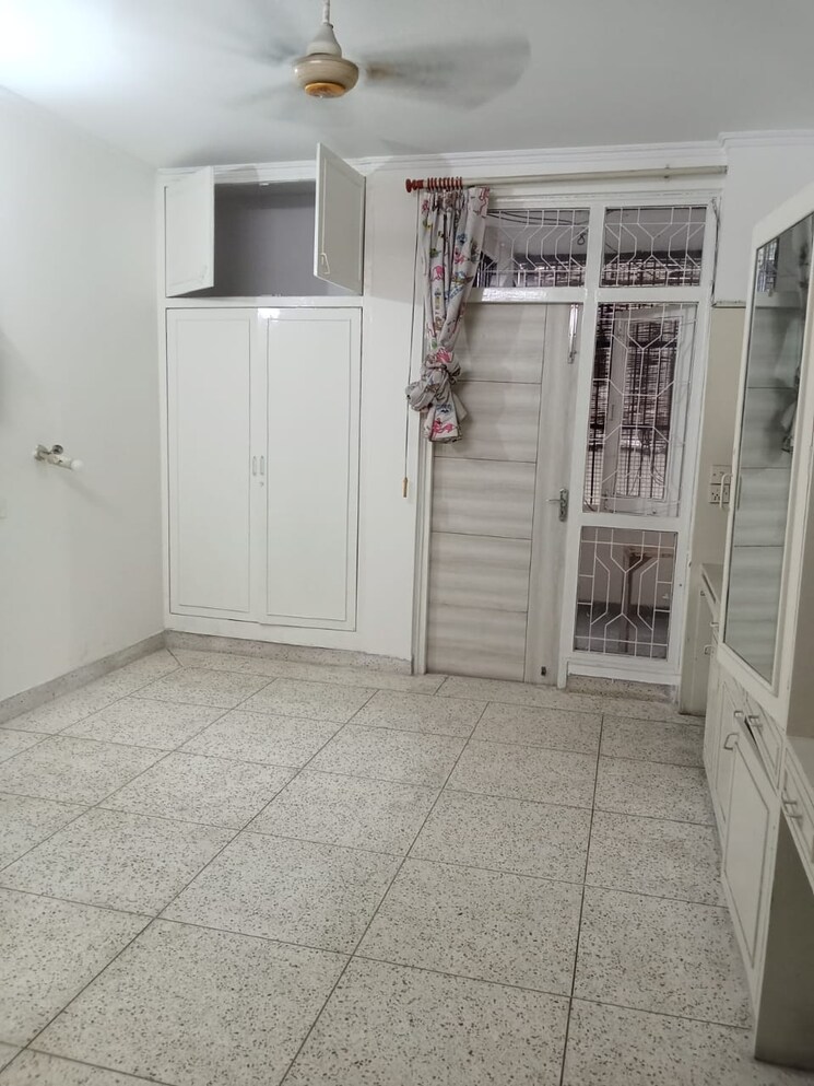 Room, veera-safdarjung-enclave 3 Bedroom 1800 Sq.Ft. Builder Floor In Safdarjung Enclave Delhi 8749594