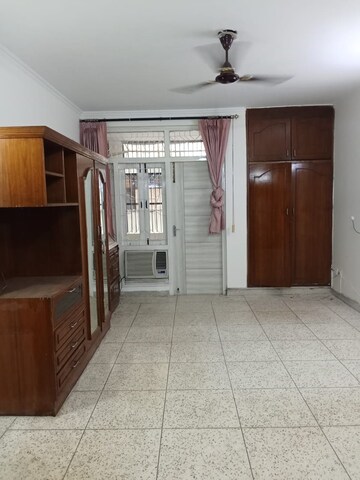 Building Lobby in 3 BHK Builder Floor at Veera Safdarjung Enclave, Safdarjung Enclave – for Rent