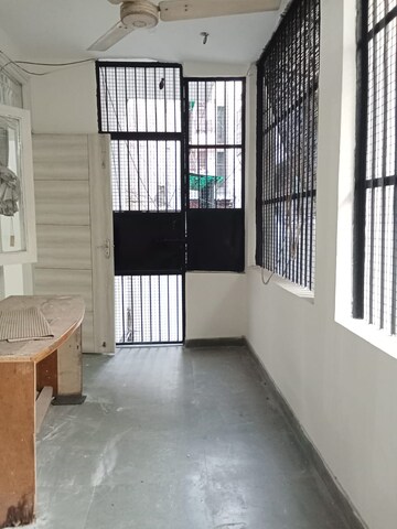 Room in 3 BHK Builder Floor at Veera Safdarjung Enclave, Safdarjung Enclave – for Rent