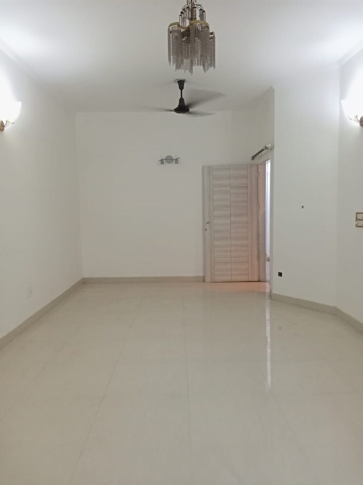 Room, veera-safdarjung-enclave 3 Bedroom 1800 Sq.Ft. Builder Floor In Safdarjung Enclave Delhi 8749594