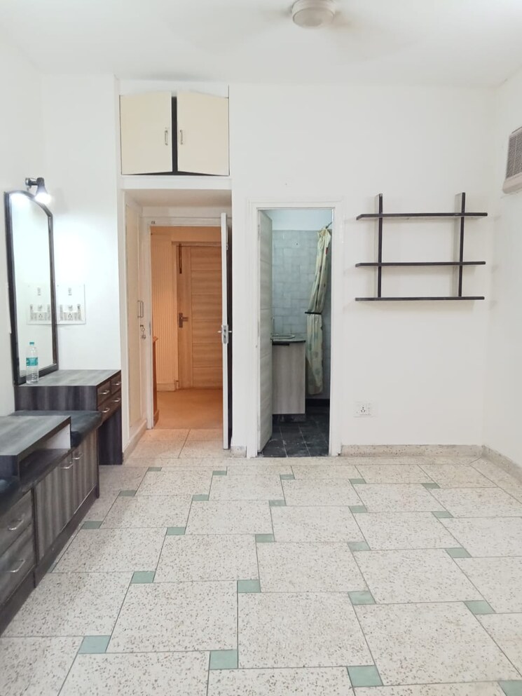 Room, veera-safdarjung-enclave 3 Bedroom 1800 Sq.Ft. Builder Floor In Safdarjung Enclave Delhi 8749594