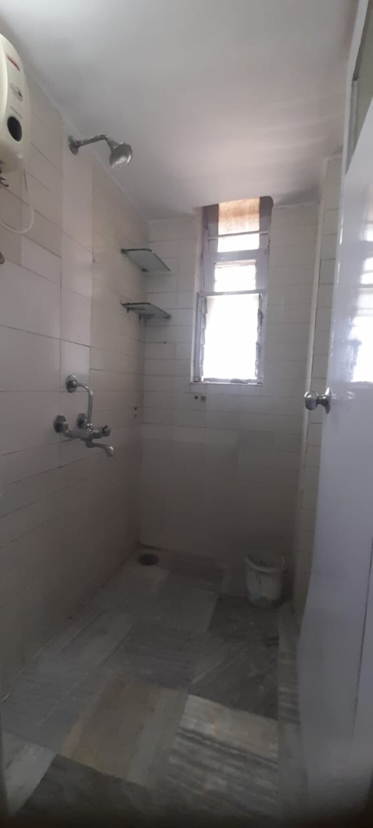 Bathroom, raheja-township 1 Bedroom 400 Sq.Ft. Apartment In Malad East Mumbai 8749684