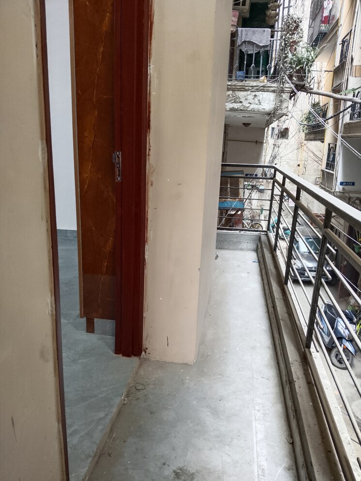 Balcony, khirki extension 2 Bedroom 850 Sq.Ft. Apartment In Khirki Extension Delhi 8749643