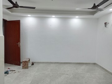 Room in 3 BHK Apartment at Khirki Extension – for Rent