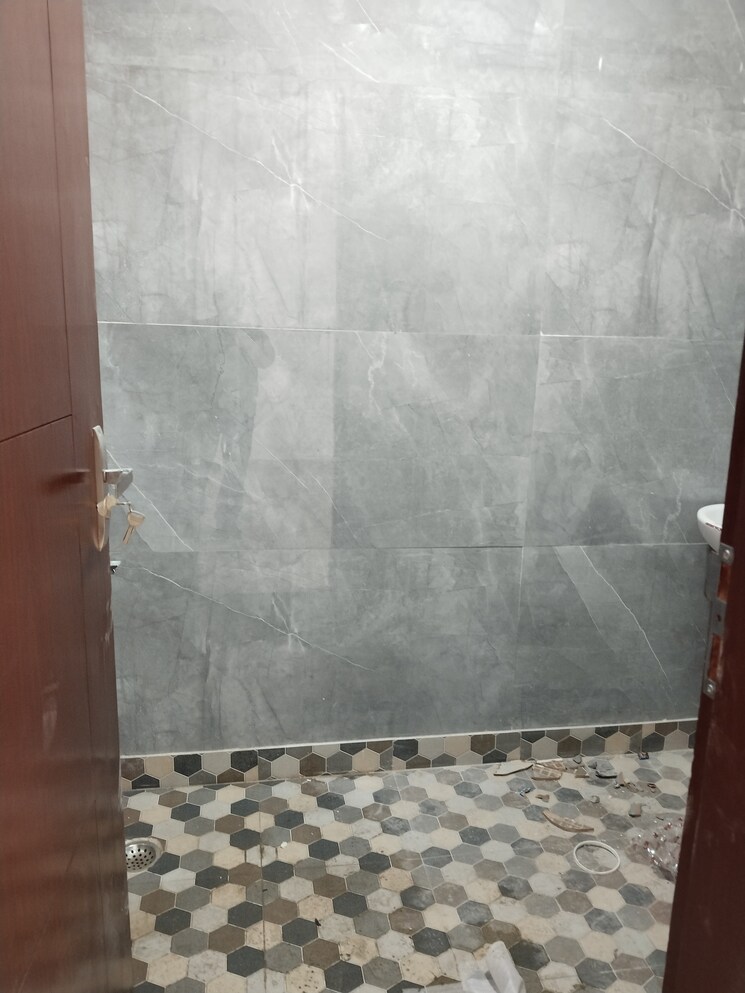 Bathroom, khirki extension 3 Bedroom 1250 Sq.Ft. Apartment In Khirki Extension Delhi 8749730