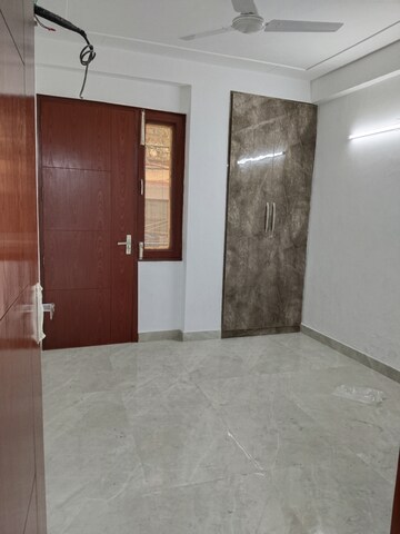 Room in 3 BHK Apartment at Khirki Extension – for Rent