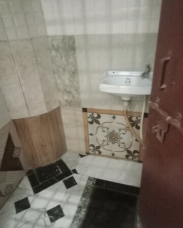 Master Bedroom in 2 BHK Villa at Aliganj – for Rent