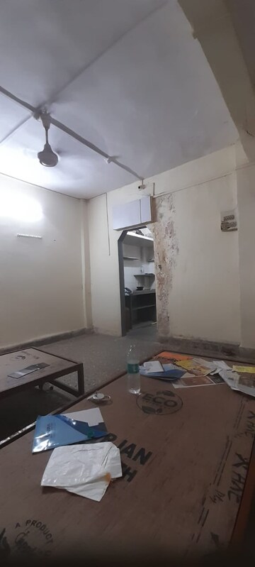 Room in 1 RK Apartment at Malad East – for Rent