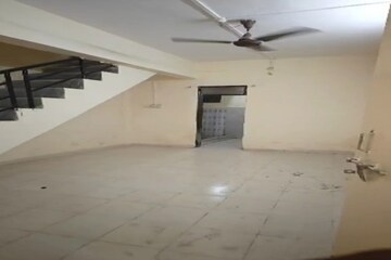 Room in 2 BHK Builder Floor at Kharghar – for Rent