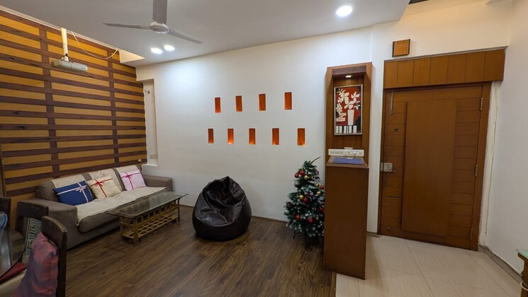  Parking, k-raheja-vivarea 3 Bedroom 2200 Sq.Ft. Apartment In Mahalaxmi Mumbai 8749901