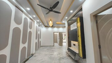 Building Lobby in 3 BHK Builder Floor at Aman Plaza, Shakti Khand iv – for Sale