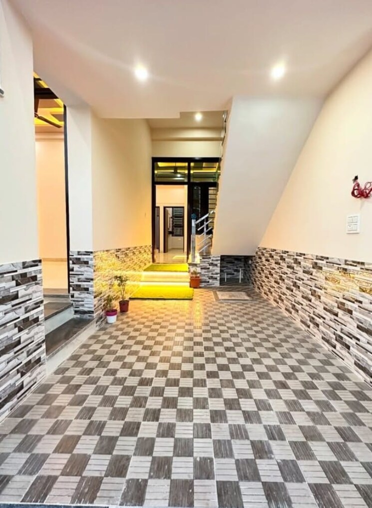 Bedroom, sector 34 5 Bedroom 4500 Sq.Ft. Builder Floor In Sector 34 Faridabad 8750210