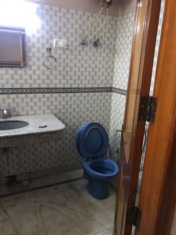 Bathroom in 2 BHK Builder Floor at Sector 31 – for Rent
