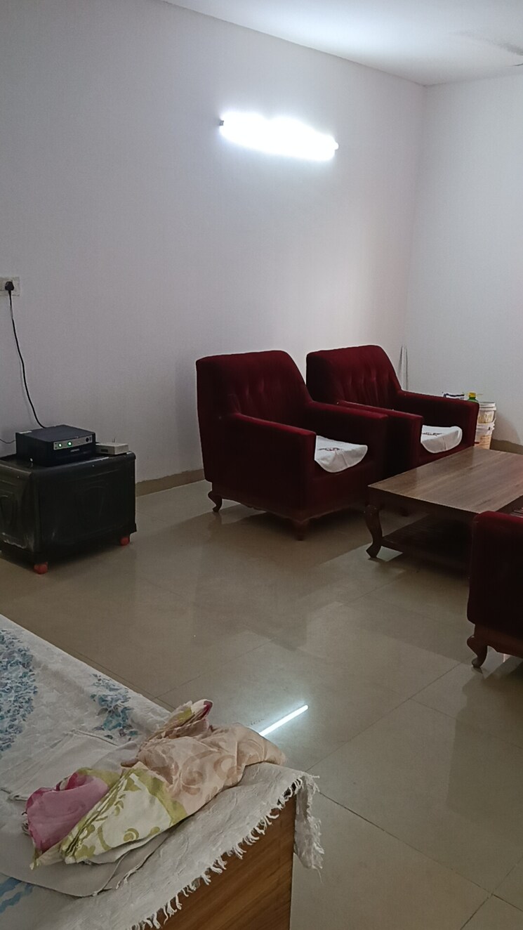 Living Room, bptp-parkland 4 Bedroom 250 Sq.Yd. Builder Floor In Sector 75 Faridabad 8750215