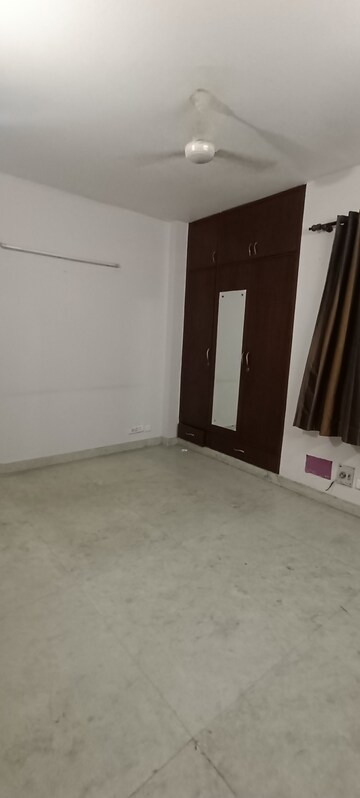 Room in 3.5 BHK Builder Floor at Kalkaji – for Rent