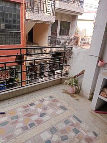 Balcony in 1 BHK Independent House at Sector 27 – for Rent