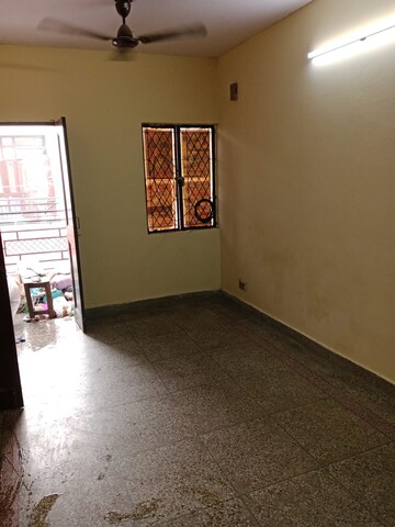 1 BHK Independent House For Rent in Sector 27
