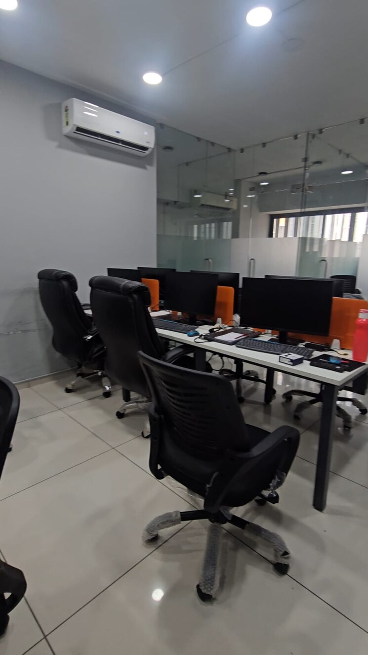 Team Area, gota Commercial Office Space 860 Sq.Ft. In Gota Ahmedabad 8750213