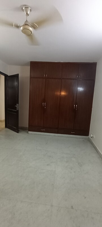 Room in 3.5 BHK Builder Floor at Kalkaji – for Rent