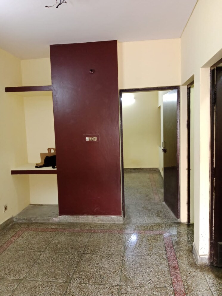 Room, sector 27 2 Bedroom 1100 Sq.Ft. Independent House In Sector 27 Noida 8750294