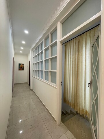Master Bedroom in 4 BHK Builder Floor at BPTP Amstoria, Sector 102 – for Rent