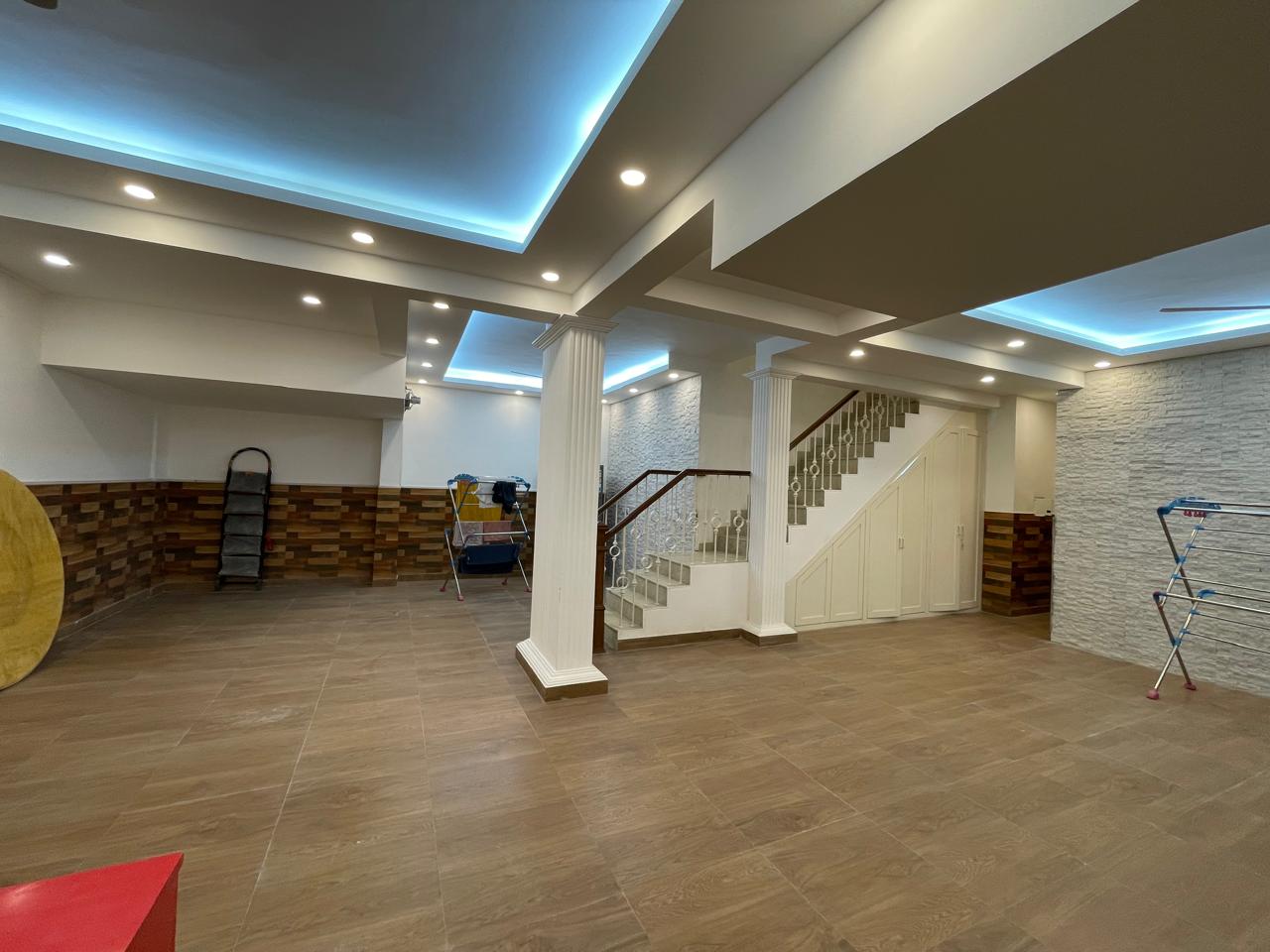 4 BHK + Pooja Room,Servant Room,Extra Room Builder Floor For Rent in BPTP Amstoria