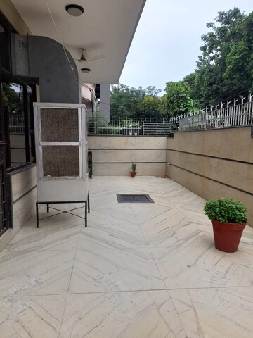  3 BHK Builder Floor at Sector 23a – for Rent