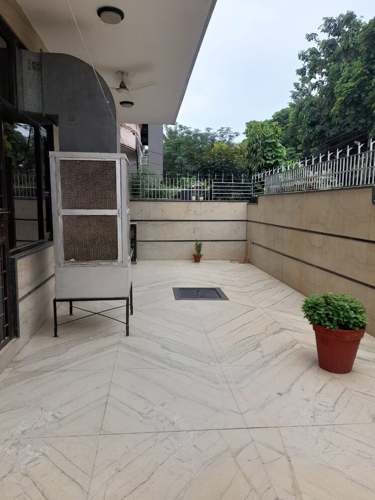 Other, sector 23a 3 Bedroom 263 Sq.Yd. Builder Floor In Sector 23a Gurgaon 8750414