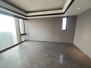 Room in 6+ BHK Apartment at Lodha Trump Tower, Worli – for Sale
