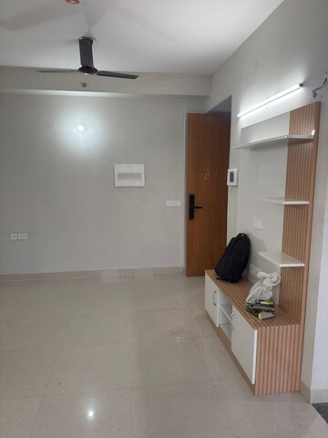 Room in 2 BHK Apartment at Tata Eureka Park, Sector 150 – for Rent