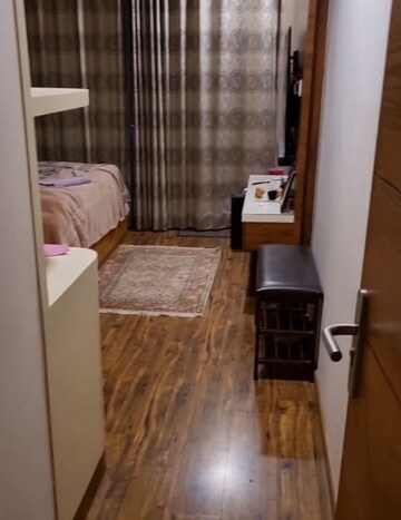 Room in 4 BHK Apartment at Dhoot Time Residency, Sector 63 – for Rent