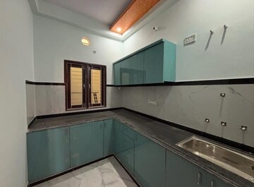 Kitchen in 3 BHK Builder Floor at Sector 33 – for Rent