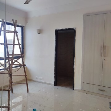 Room in 2 BHK Apartment at Unitech Fresco, Sector 50 – for Rent