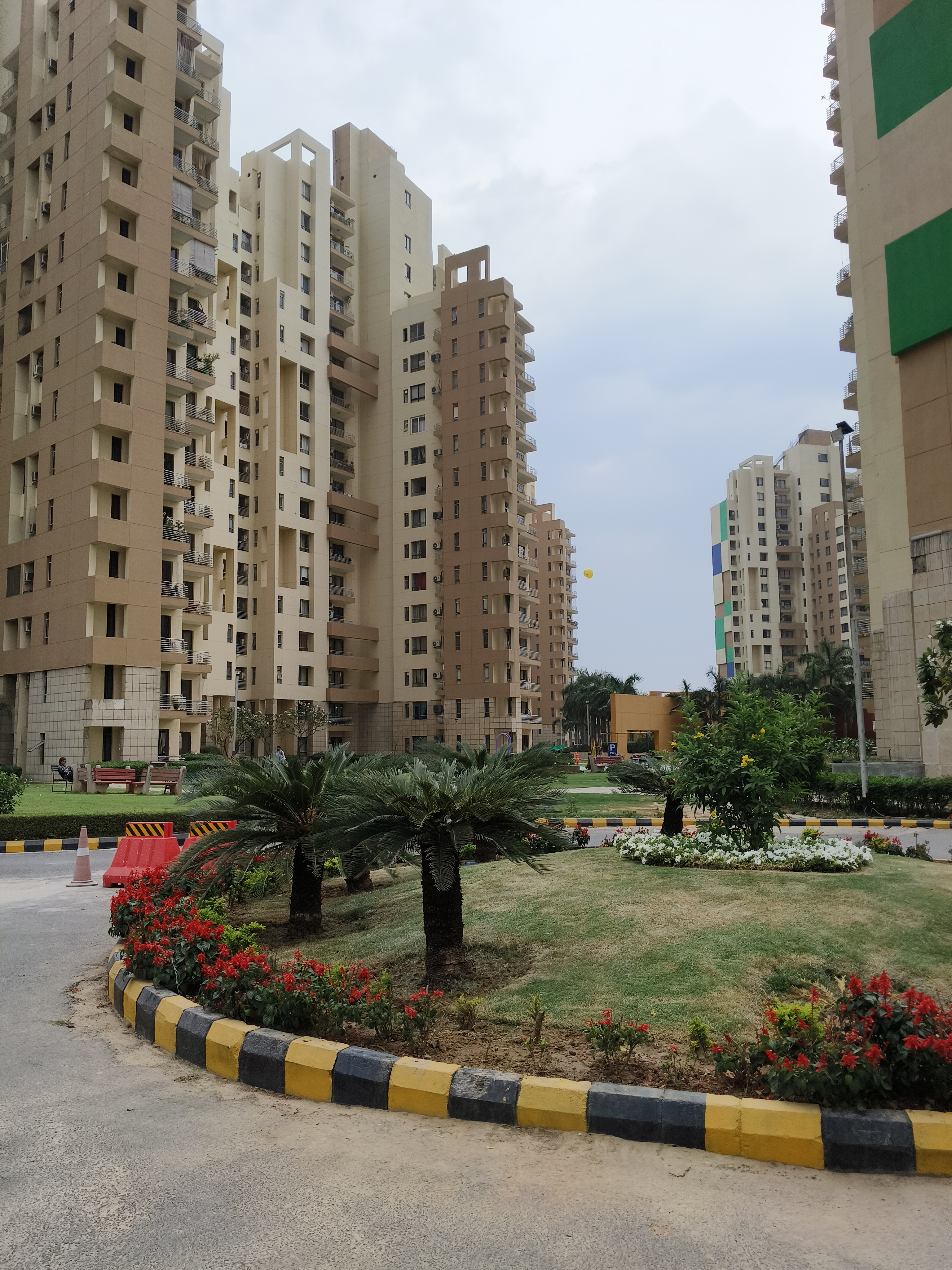 2 BHK Apartment For Rent in Unitech Fresco