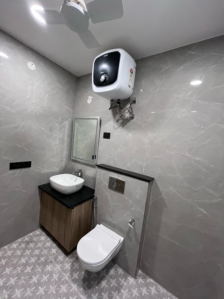 Bathroom, sector 42 1 Bedroom 980 Sq.Ft. Builder Floor In Sector 42 Gurgaon 8750589