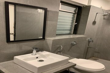 Team Area in 2 BHK Apartment at Mayfair The View, Vikhroli West – for Sale