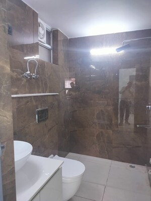 Bathroom in 4 BHK Builder Floor at Unitech Arcadia, South City 2 – for Sale