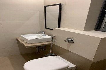 Team Area in 2 BHK Apartment at Mayfair The View, Vikhroli West – for Sale
