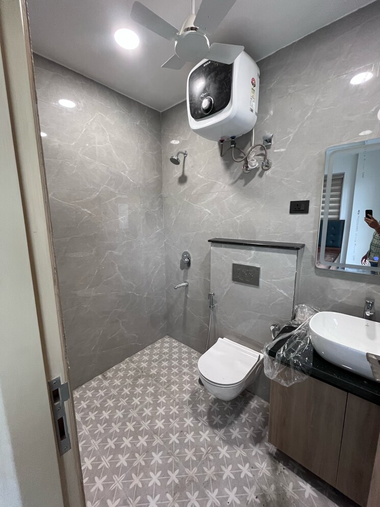 Bathroom, sector 42 1 Bedroom 820 Sq.Ft. Builder Floor In Sector 42 Gurgaon 8750727