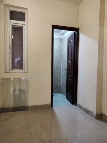 Room in 3.5 BHK Apartment at Sikka Karmic Greens, Sector 78 – for Rent