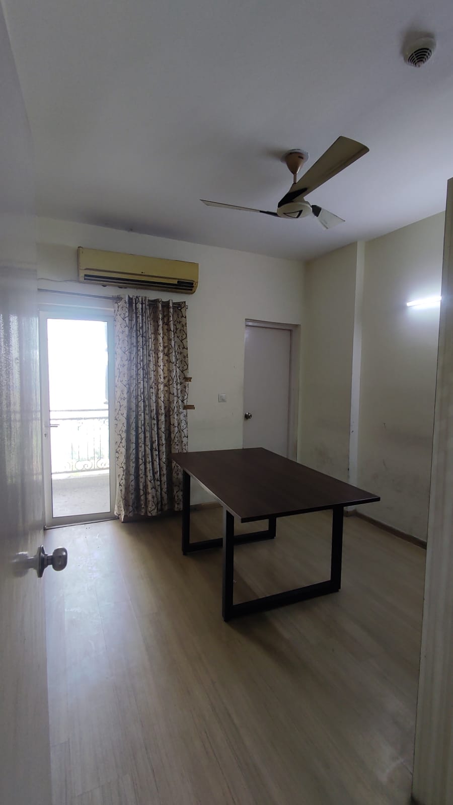 3 BHK Apartment For Sale in Moti Nagar