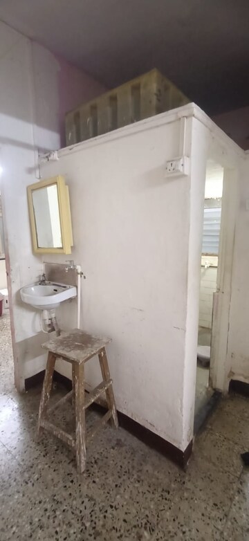 Bathroom in 1 BHK Apartment at Dombivli East – for Rent