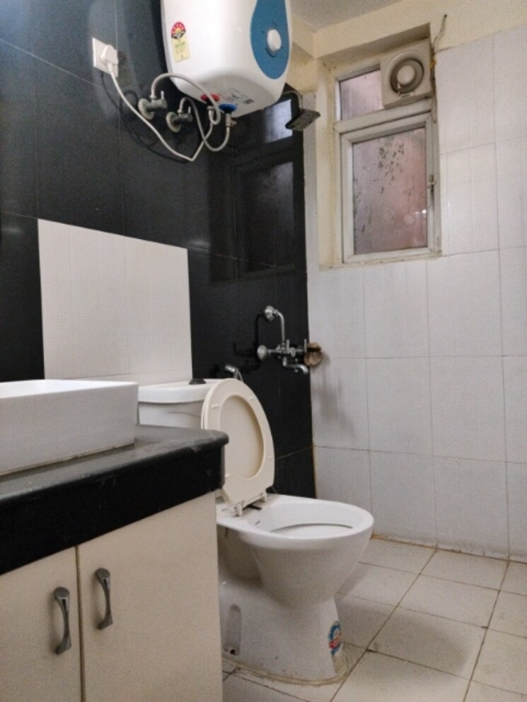 Bathroom, sikka-karmic-greens 3.5 Bedroom 1510 Sq.Ft. Apartment In Sector 78 Noida 8751044