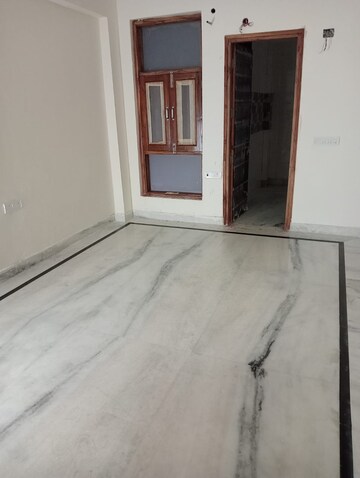 1 RK Builder Floor For Rent in Sector 108