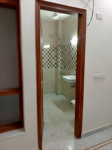 Building Lobby in 1 RK Builder Floor at Sector 108 – for Rent
