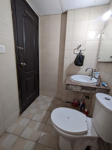Bathroom in 2.5 BHK Apartment at Logix Blossom County, Sector 137 – for Rent
