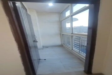 Room in 2 BHK Apartment at Mayur Vihar Phase 1 – for Rent