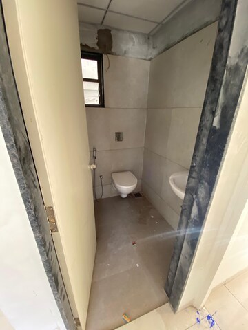 Bathroom in 4 BHK Apartment at Jodhpur – for Rent