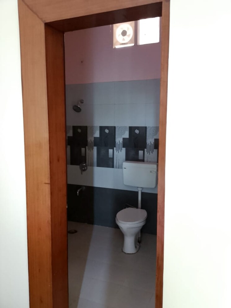 Bathroom, ansal-api-esencia 3 Bedroom 251 Sq.Yd. Builder Floor In Sector 67 Gurgaon 8751075