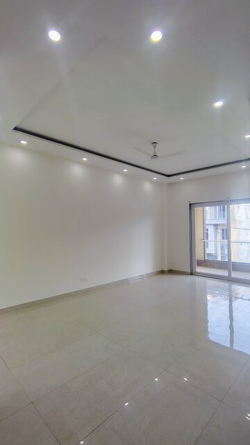 Room in 3 BHK Builder Floor at Hong Kong Bazaar, Sector 57 – for Rent